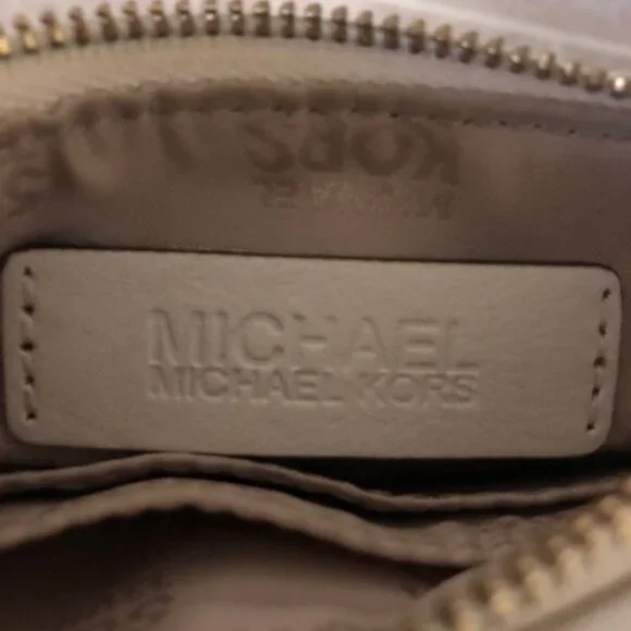 Michael Kors monogrammed wristlet EUC - Picture 3 of 14